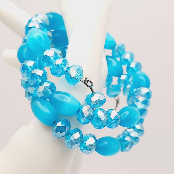 Turquoise Glass Beaded Memory Wire Bracelet - Picture 2 of 9